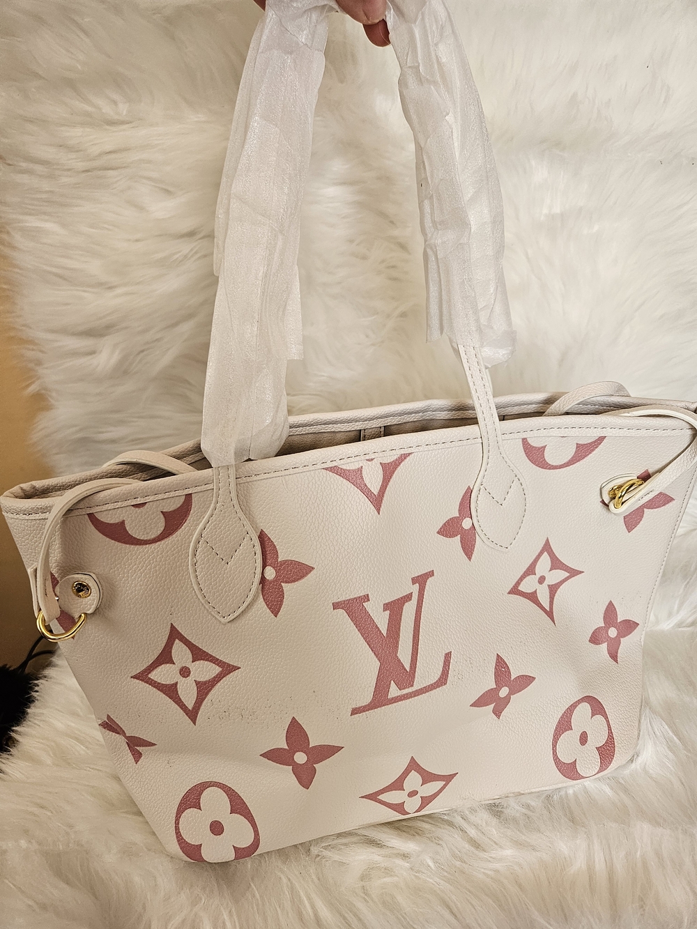 💗 White & Pink Monogram Shoulder Bag - Picture 6 of 10